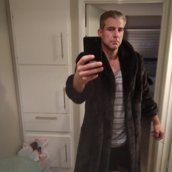 Meet your Posher, Johnny - Picture 2 of 3